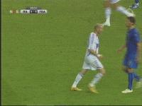 Zidane kopfnusst!