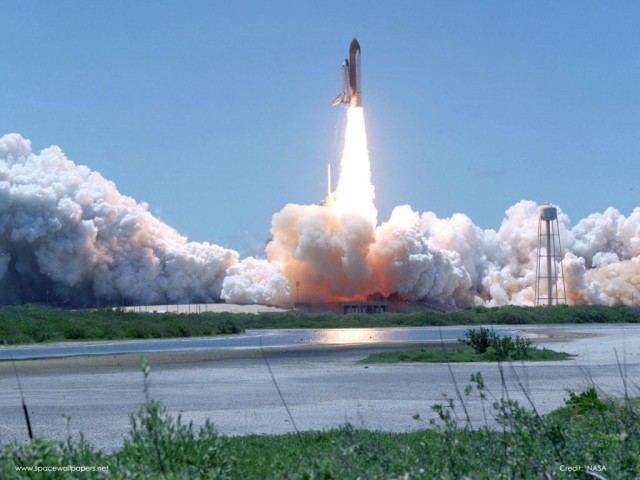 Discovery Launch STS121.jpg