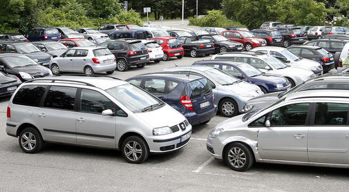 Autofahrer-pruegeln-sich-um-Parkplatz_ArtikelQuer.jpg