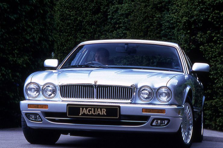 Jaguar-XJ6-X300-1994-1997--fotoshowBig-2eaa9f12-616737.jpg.6efa60a63c0399a8f451d48aa30589cc.jpg