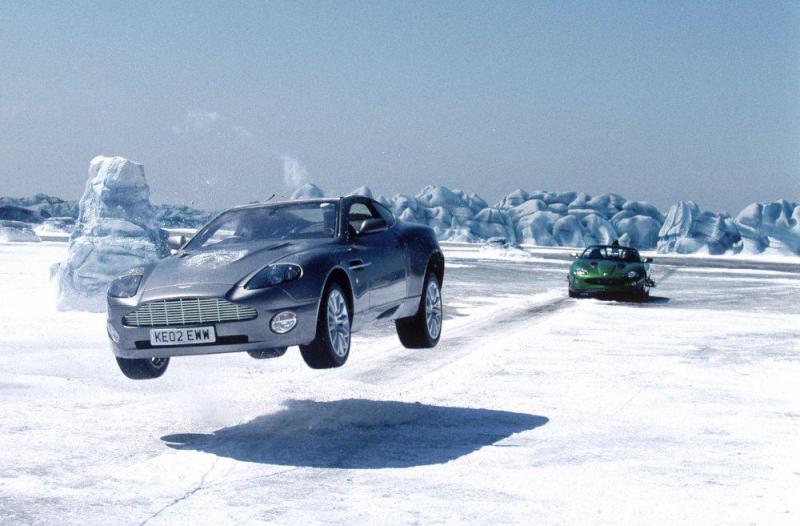 die-another-day-2002-cars-on-ice-bfi-00m-rzl-001.thumb.jpg.de7f6c4a5d907200d2b2ef36d5dc62d0.jpg